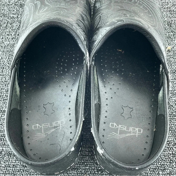 Dansko Size 38 Shoes *FLAWS*  2059 - Picture 2 of 11